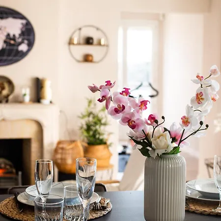 Le Chateaubriand - Parking - Netflix Apartament Tours