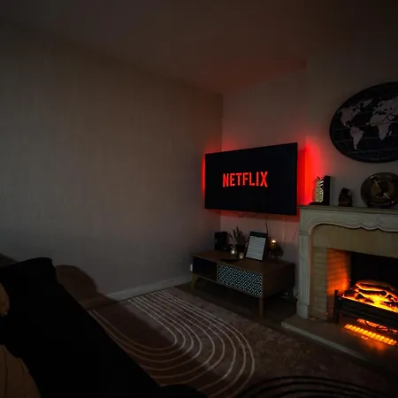 Le Chateaubriand - Parking - Netflix * トゥール